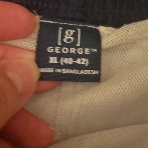 Men's Red Star-Patterned Swimsuit, size XL - Picture 3 of 7